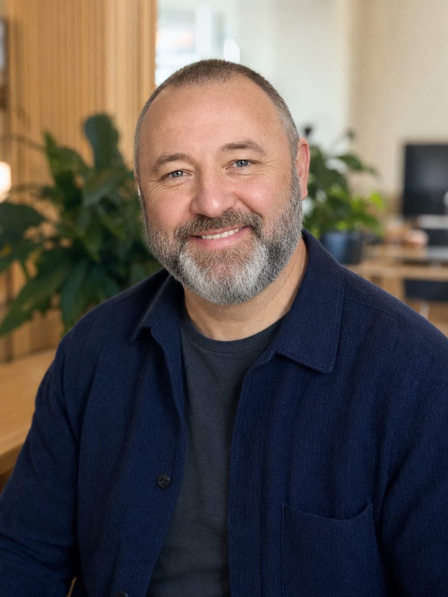Jeffrey James headshot